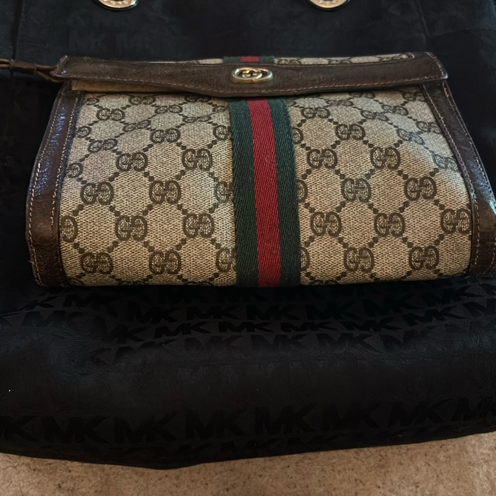Gucci wristlet